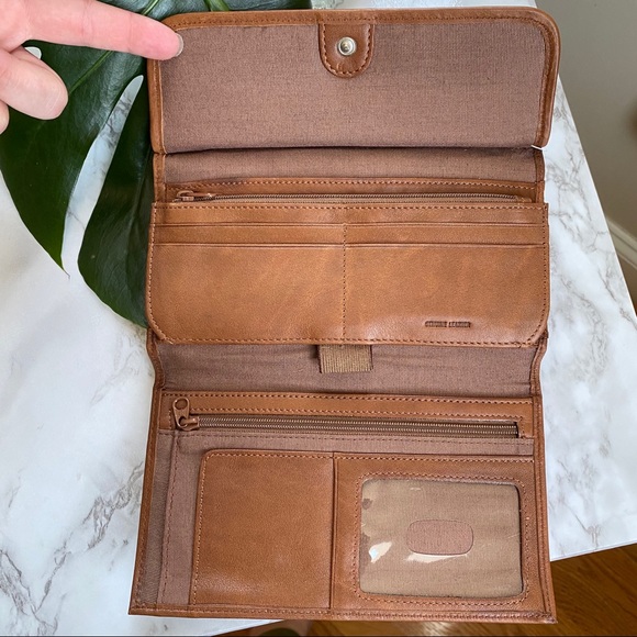 Fossil tan leather wallet on a string crossbody - Picture 3 of 14